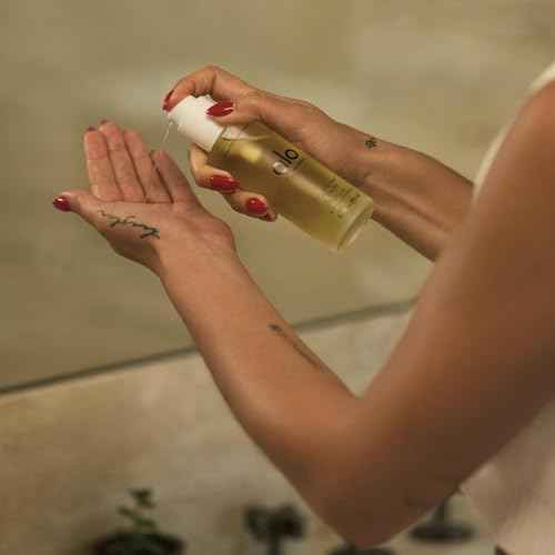 Alo Head-to-Toe Glow Oil | Glow-Boosting Natural Dry Body Oil | Jojoba, Amla, Aloe & Vitamin E | Hydrates & Nourishes Skin | Citrus Scent | 0.7 Oz