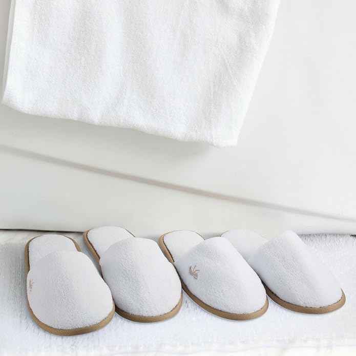 BERGMAN KELLY Spa Slippers, Closed Toe (Medium, 12 Pairs, White + Cocoa Trim), Disposable Indoor Hotel Slippers for Men and Women, Fluffy Coral Fleece, Deluxe Padded Sole for Extra Comfort