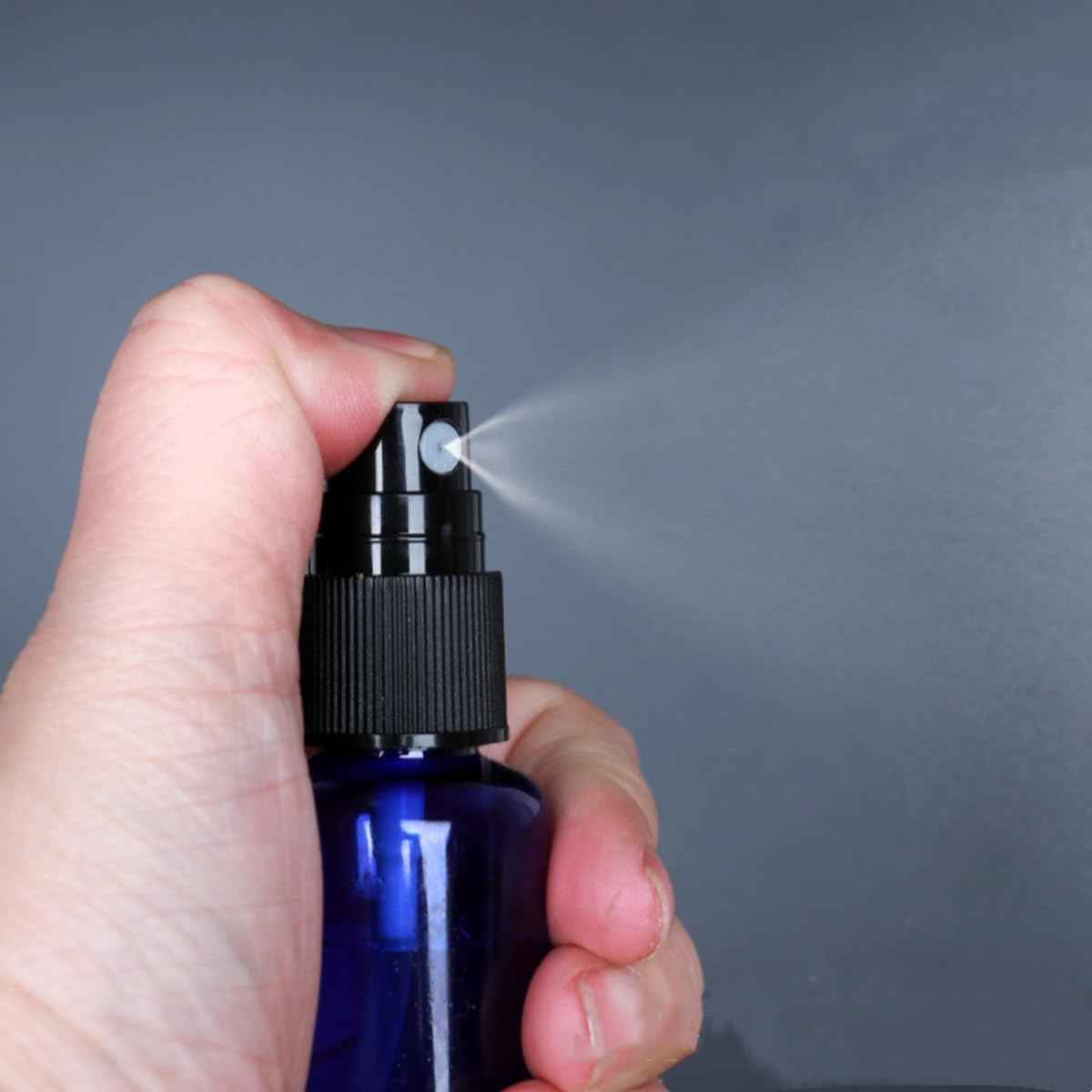 SINIDE Plastic Spray Bottles 100 ml/3.4 oz Fine Mist Mini Travel Bottle Set, Portable Refillable Makeup Sprayer Containers for Perfume, Liquids, Aromatherapy, Cleaning Solution (4 Pack)