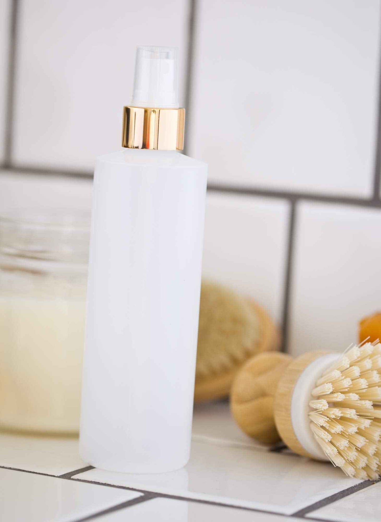 JUVITUS 8 oz Clear Natural Refillable Plastic Squeeze Bottle with Gold Metal Fine Mist Sprayer - (6 Pack)