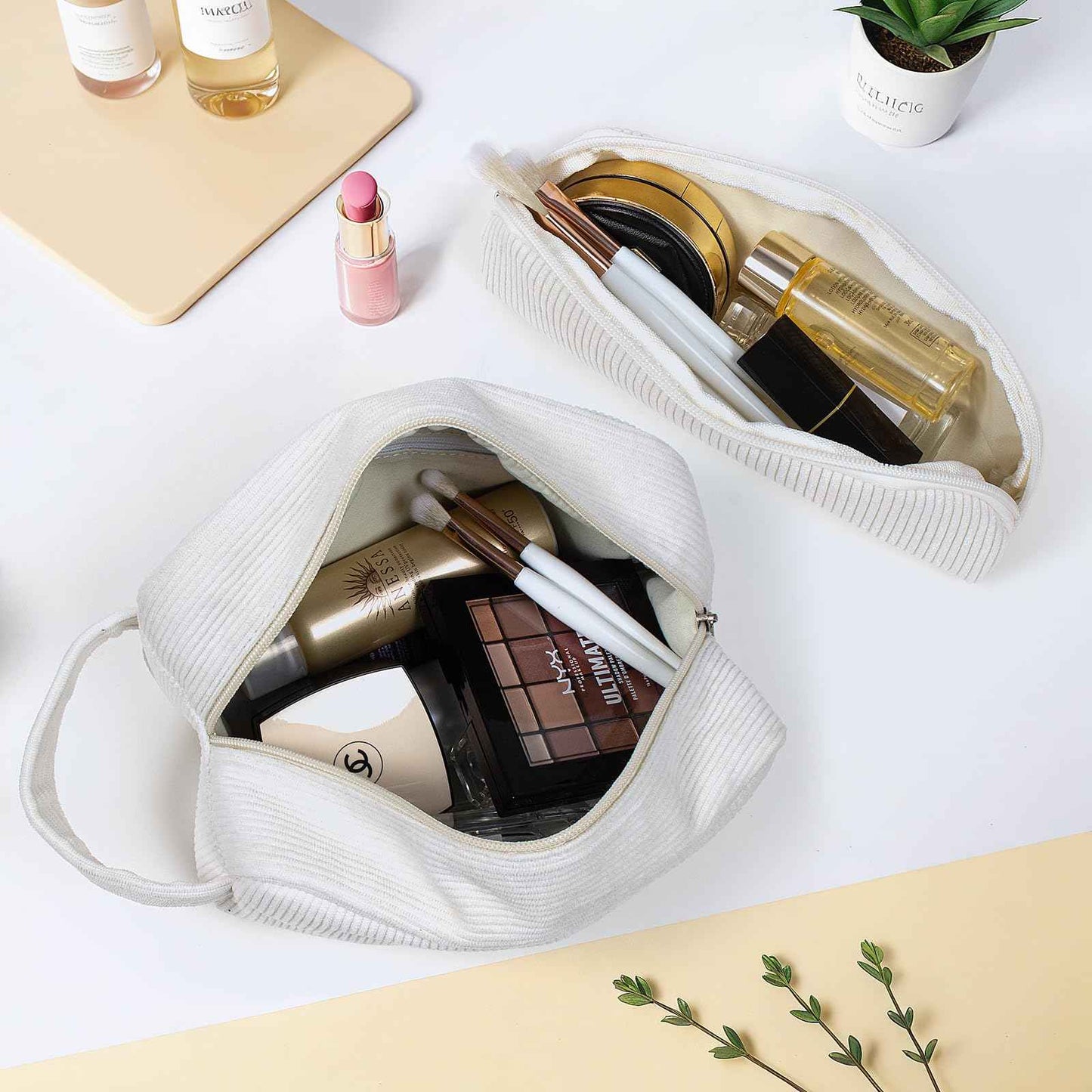 FFpaw 2PCS Initial Makeup Bag, Preppy Patch Cosmetic Bag for Purse Personalized Makeup Bag Organizer Travel Toiletry Bag Makeup Brushes Aesthetic Accessories Storage Bag for Women (White, D)