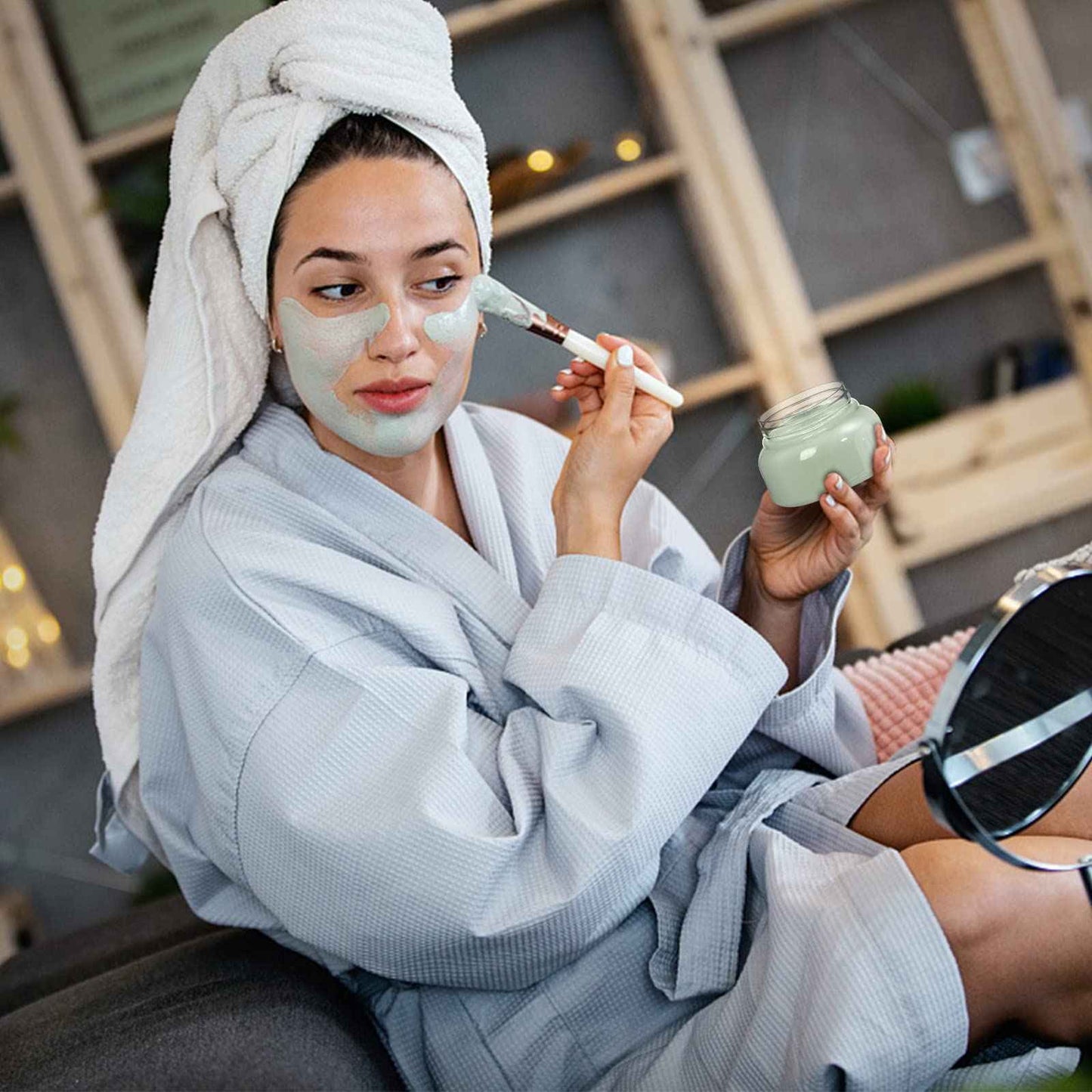 Yarlung 16 Pack 8 Oz Plastic Jars with Lids, Clear Body Scrub Containers Empty Refillable Containers Round Low Profile Samples Jars for Makeup, Body Butter, Creams, Slime, Travel Storage