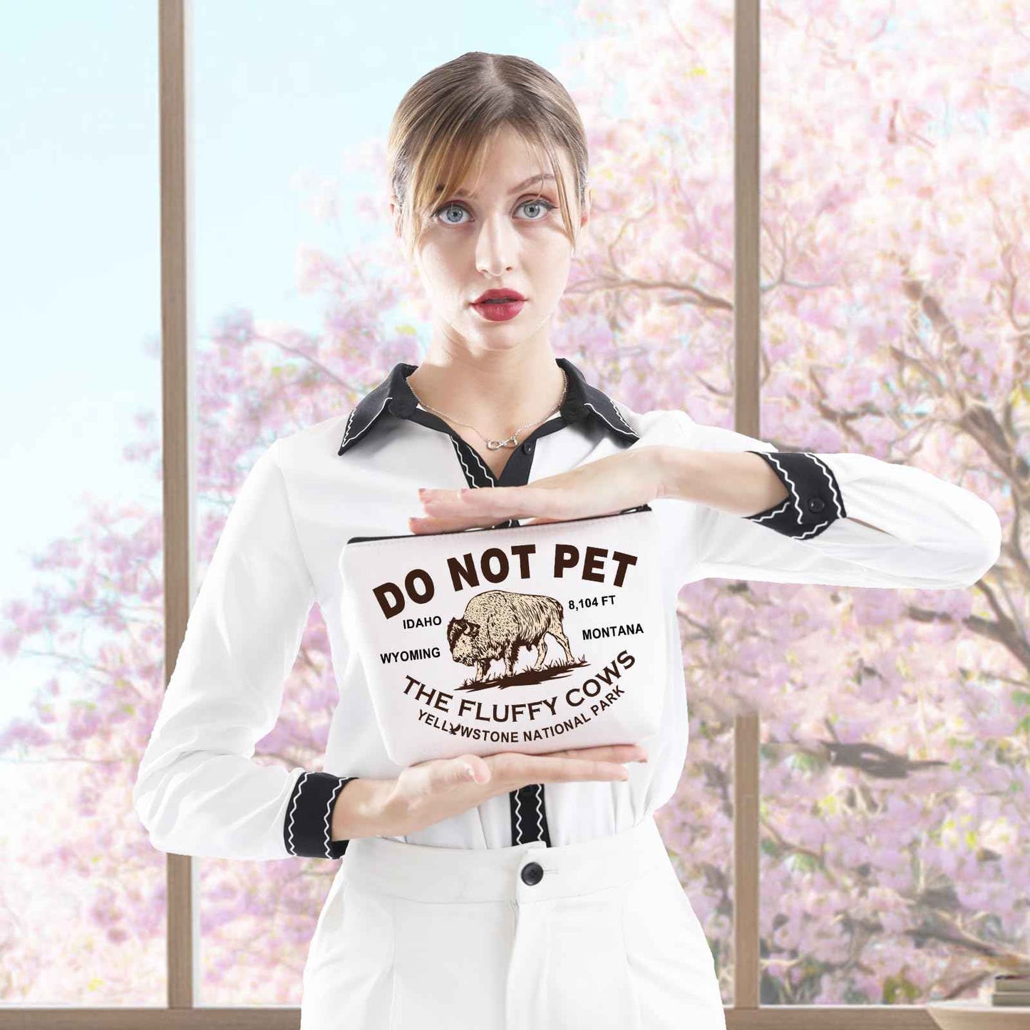 American Bison Buffalo Gift Buffalo Wyoming Souvenir Gift Do Not Pet the Fluffy Cows Buffalo Quote Makeup Bag (WYOMING MONTANA Bag)