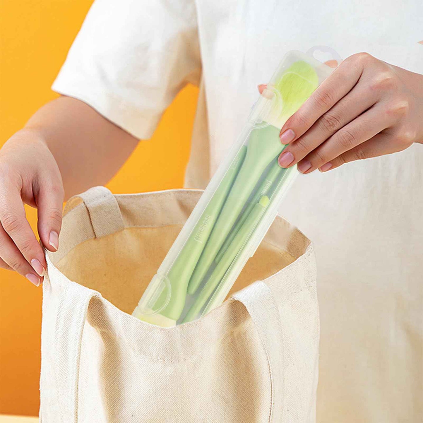 Sankoly Travel Cosmetic Brush Holder 2 PCS Portable Cutlery Case with Lid and Air-holes Multi-functional Clear Plastic Storage Container for Cutlery Toothbrush Makeup Brush, 9.1 x 1.9 x 1.2in