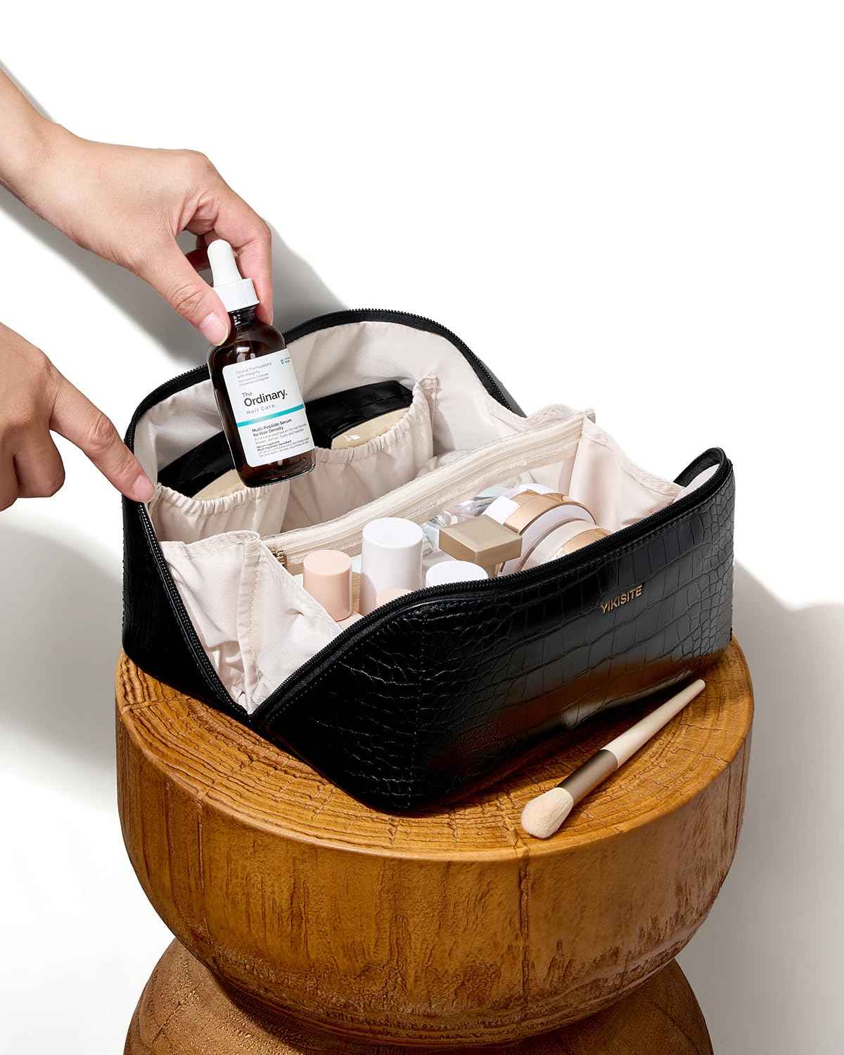 Yikisite Make Up Bag, Cosmetic Organizer for Women, Waterproof Croc PU Leather Makeup Organizer with Divider and Handle Toiletry Bag Travel Bag (Croc Embossed, Black)