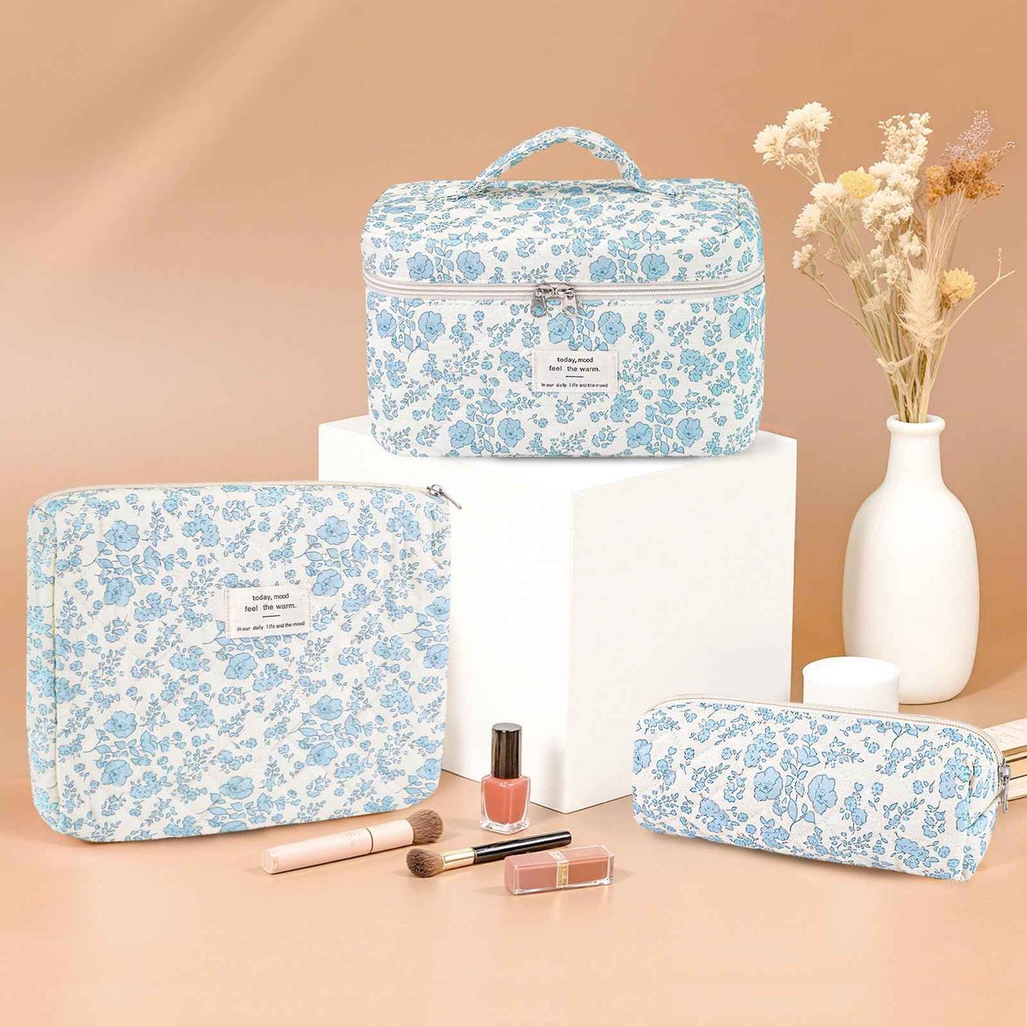 Givurao 3Pcs Cotton Quilted Makeup Bag for Women Girls, Large Floral Cosmetic Bag Set Cute Makeup Brushes Aesthetic Accessories Storage Bag Travel Toiletry Bag Organizer, Little Flower Blue