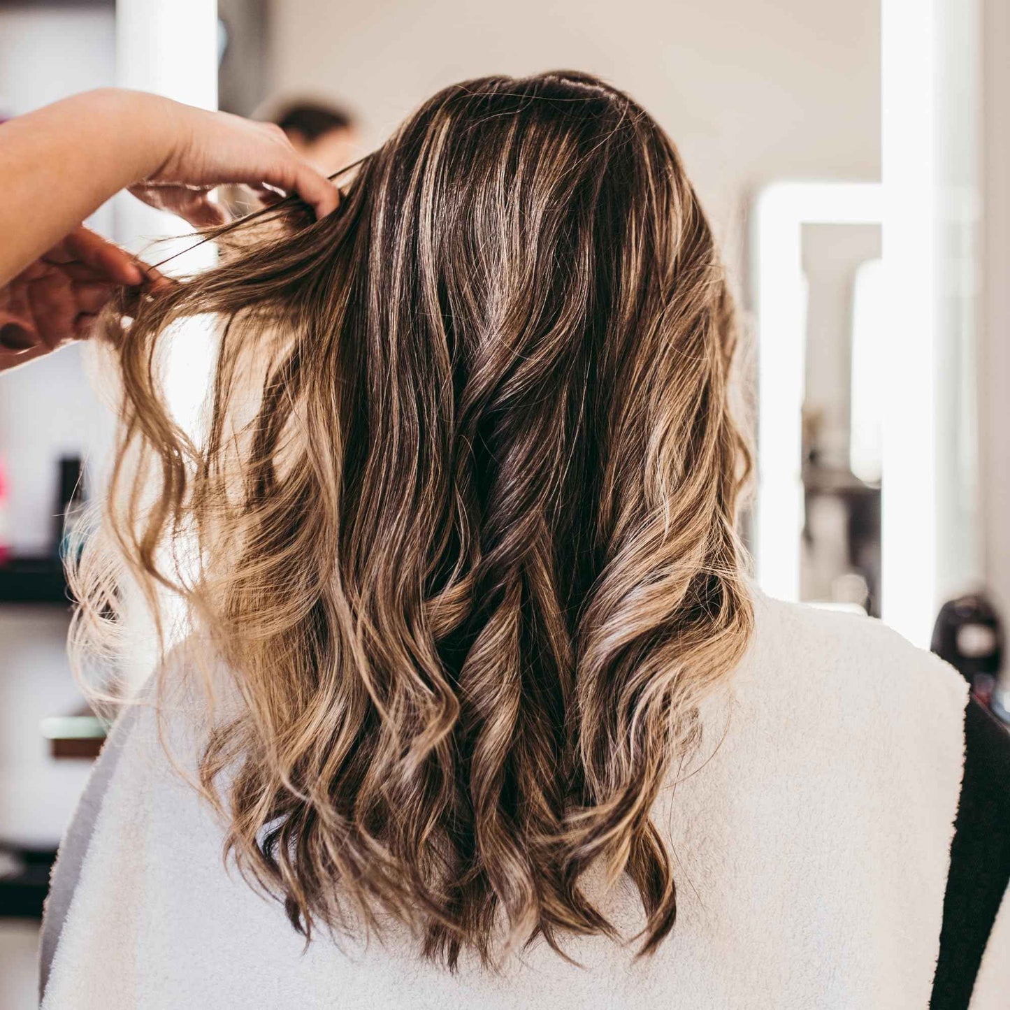 Walker Tape C22 Solvent Spray - Gentle Tape in Hair Extension Remover Solution for Womens Wigs - Tape In Hair Extensions, Wigs & Accessories - Fast Acting & Gentle on Skin Lace Glue Remover Spray 4 oz