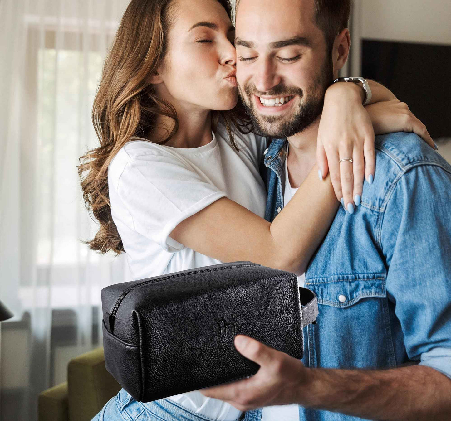 Yard House Mens Luxury Bath and Body Gift Set For Him - Skin Care Kit in Eucalyptus and Mint - Fathers Day Birthday Christmas Gifts Ideas For Men - 7Pcs Set w. Full Size Items in Leather Toiletry Bag