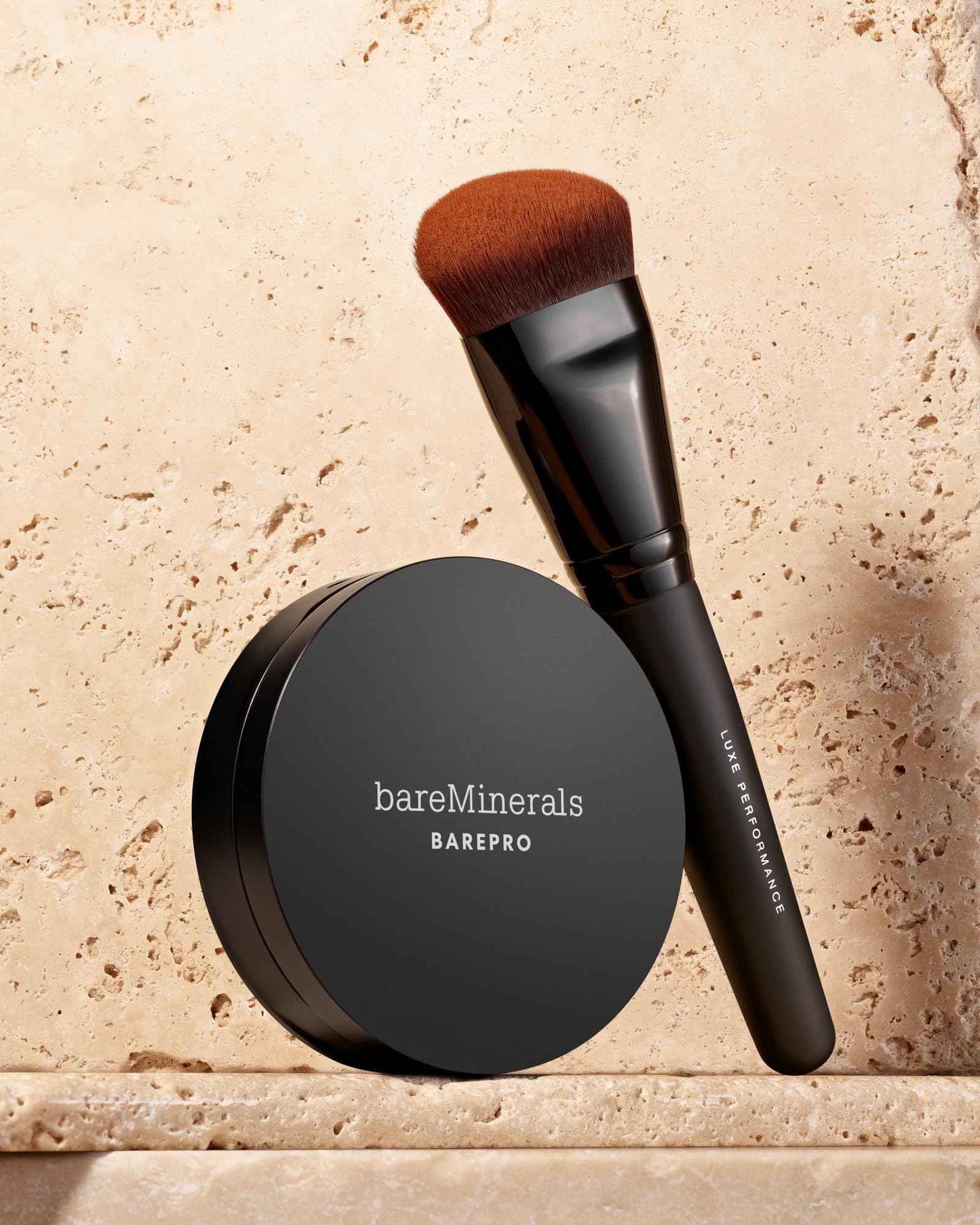 bareMinerals Luxe Performance Synthetic Face Brush for Flawless Coverage, Pair with Liquid or Pressed Powder Foundation, Vegan