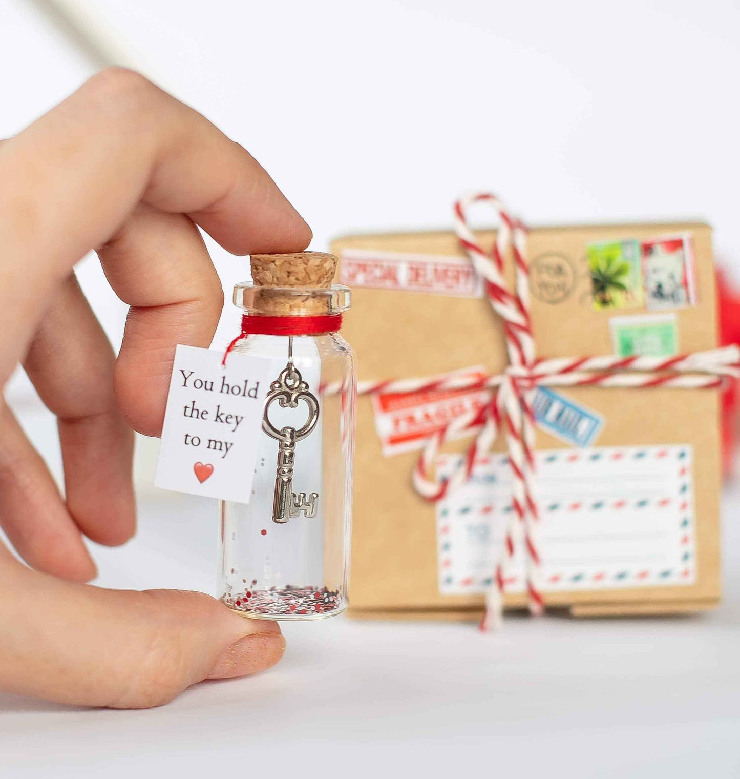 Anniversary Gifts for Him and Her - Romantic Present for Boyfriend or Girlfriend - Personalized I Love You Gift for Wife and Girlfriend (You Hold the Key to My Heart)