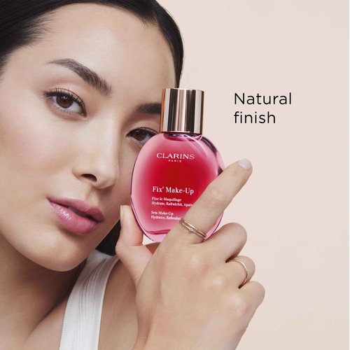 Clarins Fix Make-Up Setting Spray | 4-in-1 Makeup Setting Spray | 24H¹ Fresh and Flawless Makeup | 12H² Hydration | Locks Out Harmful Pollutants | Boosts Radiance | All Skin Types
