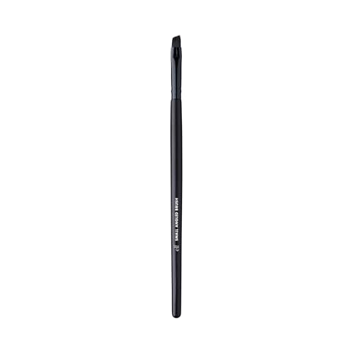 e.l.f. Small Angled Brush, Creates Even, Thin & Straight Lines, Great For Applying Lip Color, Eyebrow Color & Eyeliner, Vegan & Cruelty-Free