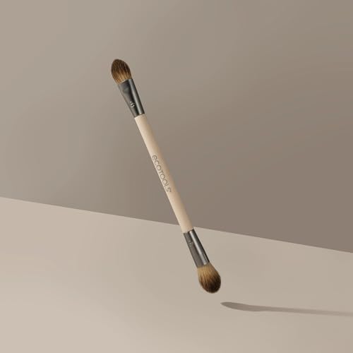Real Techniques Skin Tint Base Brush, Liquid Foundation Makeup Brush for Skin Tint & Tinted Moisturizer, Streak-Free Blending, UltraPlush Bristles, Cruelty-Free, 1 Count