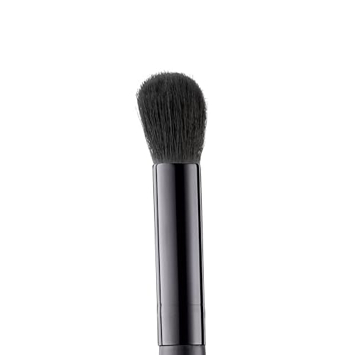 e.l.f. Flawless Concealer Brush, Round Shaped Brush For A Smooth, Airbrushed Look, Great For Blending & Highlighting, Vegan & Cruelty-Free