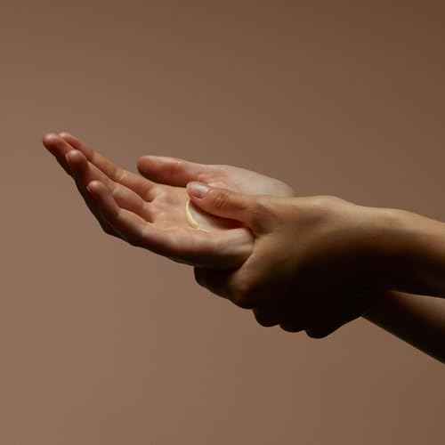 Aesop Resurrection Aromatique Hand Balm | Rich, Moisturizing Balm for Hands and Cuticles | Fragrant Botanicals and Skin-Softening Emollients | 16.9 oz