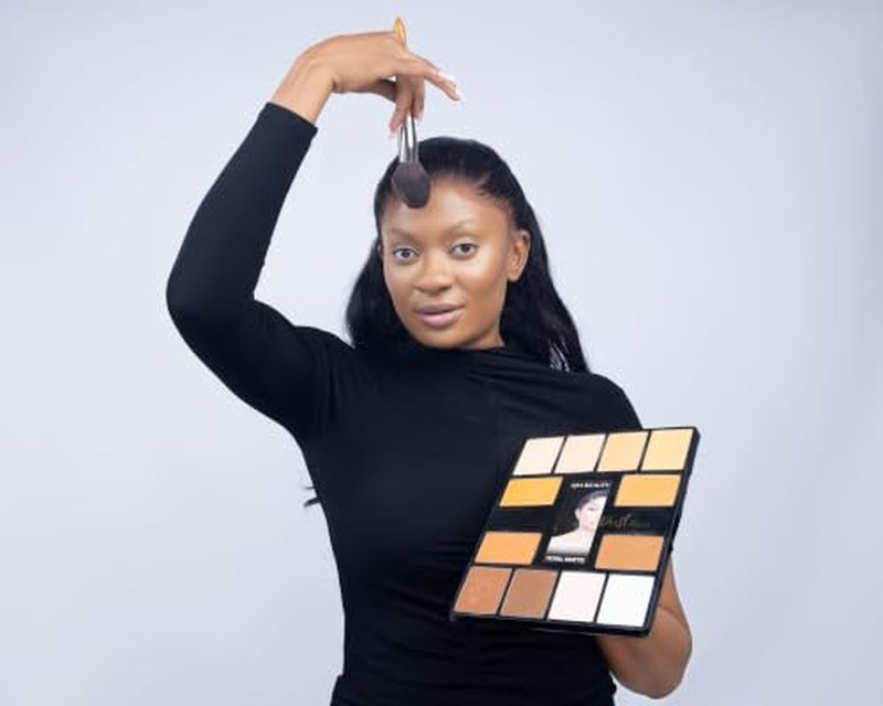 12-in-1 Face Makeup Palette - Bronzer, Blush, Highlighter & Eyeshadow