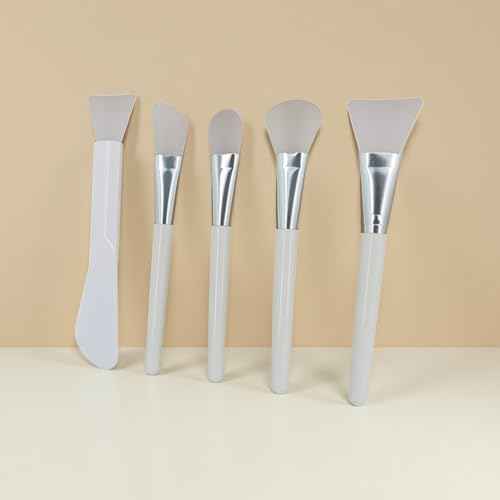 1 Set, 5 Pcs Silicone Mask Applicators, Multiple Silicone Brush Heads, Soft and Flexible, White Color, For Clay Masks, Aloe Vera Gel, Lotion and more