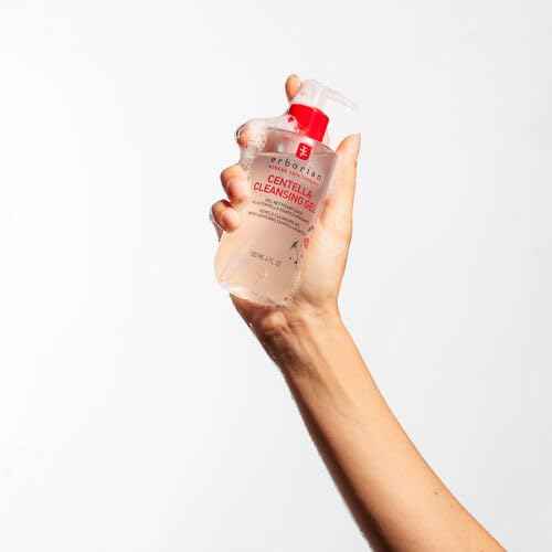 Erborian Centella Cleansing Gel Soothing Face Wash, Calms, Clears Pores, Removes Impurities, Balances & Hydrates Skin, Non‑Stripping, Korean Skincare