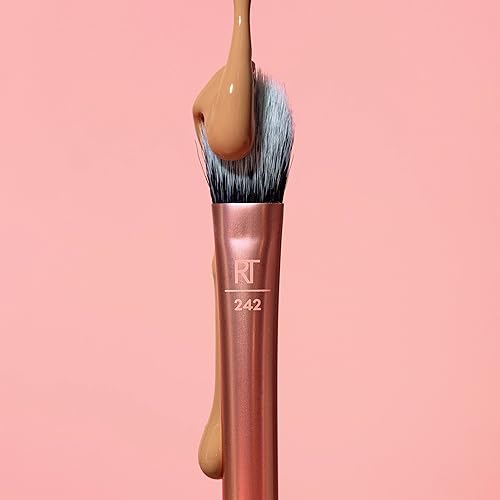 Real Techniques Brightening Concealer Makeup Brush, Viral Kitten Paw Brush Conceals Under Eyes, & Imperfections, Cover Dark Circles, For Brightener & Concealer, RT 242 Brush, Cruelty-Free, 1 Count