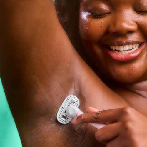 Tree Hut Merry Mint Moisturizing Shave Oil, Hydrating Gel-to-Oil Formula for a Smooth Shave, Made with Shea Butter, Holiday Gift & Stocking Stuffer, 7.7 fl oz