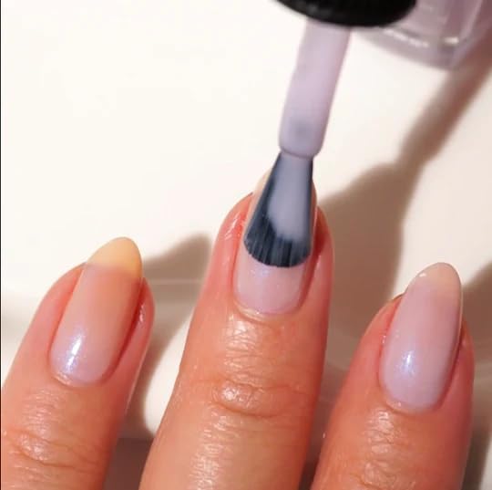 LONDONTOWN Kur Illuminating Nail Concealer Brightener