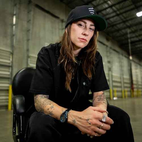 Barber Strong Barber Jacket, Men's Black, Hair Repellent, Lightweight and Breathable Vented Side Panels, Features Easy Hair Removal and 2-Way Zipper Closure, XL, Great for Pet Grooming