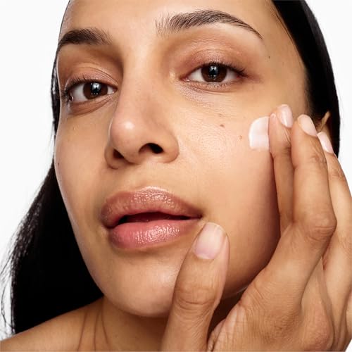 Beauty Pie Super Healthy Skin Daily Moisture Lotion, 200?ml (6.7?fl?oz) ? Lightweight, Fragrance?Free Hydrating Cream with Hyaluronic Acid, Peptides & Vitamin?E for Soft, Youthful Skin