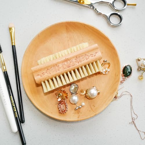 Wooden Fingernail Brush with Natural Sisal - Flower Variation Menesia
