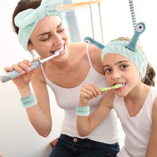 Spa Headband and Wristband Set Skincare Makeup Headband Bowknot Snail Headbands Wrist Bands for Washing Face Cute Animal Face Wash Head Band for Women Girls (Green)