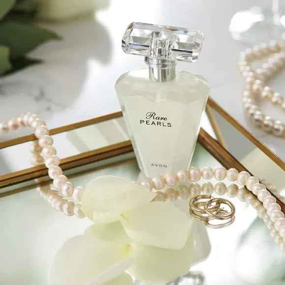 AVON Rare Pearls Eau De Parfum Spray for Women, 1.7 fl oz, Elegant Soft Floral Fragrance with Magnolia, White Pepper and Rosewood, Long Lasting and Timeless Scent