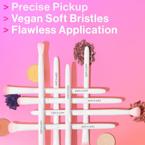 wet n wild Eye Crease Brush,Flawless Tapered Blending, Soft Synthetic Fibers, Ergonomic Handle for Comfortable Precision Control, Cruelty-Free & Vegan