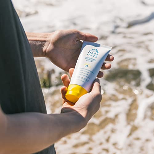 Oars + Alps SPF Mineral SPF Sunscreen Body Lotion, Infused with Hyaluronic Acid, Shea Butter, and Coconut Oil, Water and Sweat Resistant