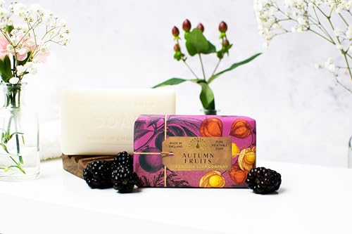 The English Soap Company Anniversary Wrapped Soap Bar, Luxury Lily Shea Butter Soap Bar, Moisturising Soap Bar for Face and Body, Lily of the Valley Scent 190g