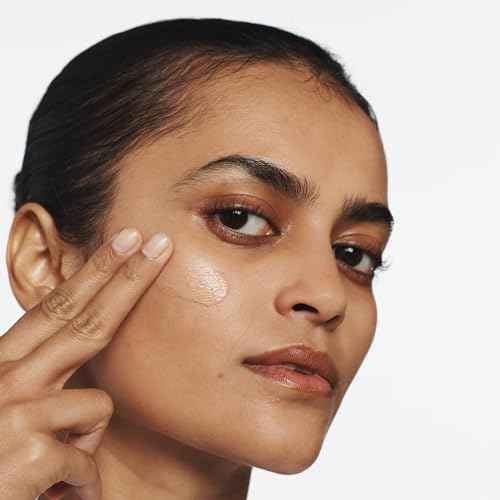 Clinique Superbalanced Oil Free Liquid Foundation Makeup For Dry to Oily Skin Types | Hydrating + Moisturizing | Moderate Coverage + Natural Finish