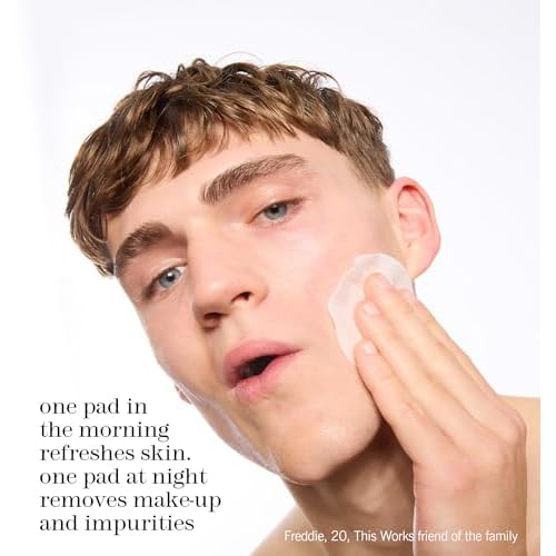 This Works - In Transit No Traces Cleansing Pads, Rosewater & Mint Infused Facial Wipes, Gentle Make-Up Remover (80 pads)