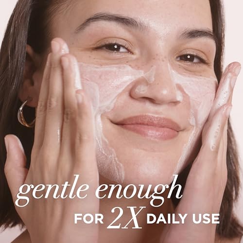 IT Cosmetics Confidence in a Cleanser - Hydrating Serum Foaming Face Wash With Hyaluronic Acid & Ceramides, Gentle Makeup Remover, Skin Barrier Support, Non-Stripping, Sulfate-Free, For All Skin Types