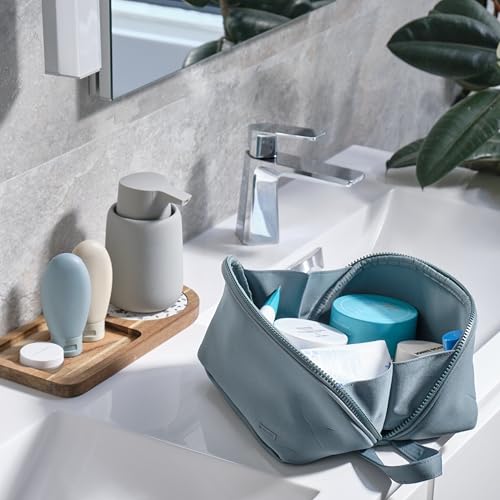LINE+ARC Machine-Washable Neoprene Toiletry Bag (Sage) Modern Green Dopp Kit Soft Insulation for Cosmetics Makeup Travel Skincare Shaving Large Case Men Women Overnight Easy-to-Clean