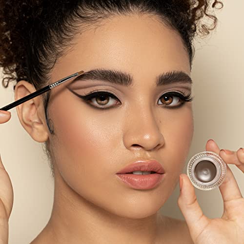 Sigma Beauty Professional E06 Eye Liner Brush ? Fine Angled Eyeliner Brush with Pointed Tip for Meticulously Applying Gel and Liquid Eyeliner, For Cat Eyeliner & Winged Liner (1 Brush)