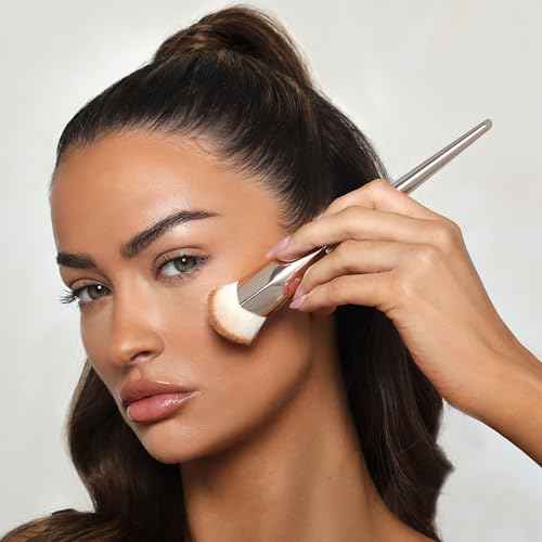 ICONIC LONDON Complexion Brush | Flawless Finish, Seamless Blending For Liquid and Cream Products