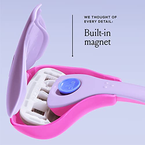 Portable Travel Case for 5-Blade Razors with Built-In Magnet