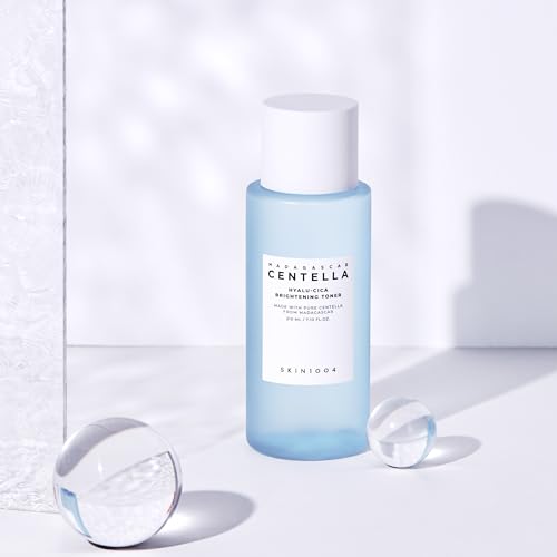 SKIN1004 Hyalu-Cica Balancing Toner, Korean Toner for Deep Hydration with Hyaluronic Acid, Centella Toner for Soothing care, Gentle Exfoliating for Skin Firming, Korean Skin Care, 7.10 fl.oz / 210ml