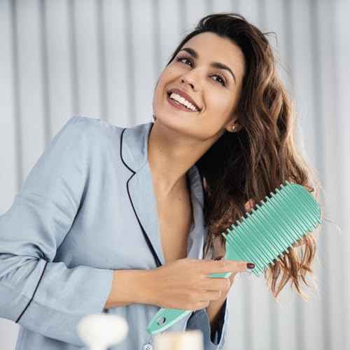 Curly Hair Brush, Curl Defining Brush, Hair Brush, Flexible, Curl Enhancing, Reduce Pulling (Green)