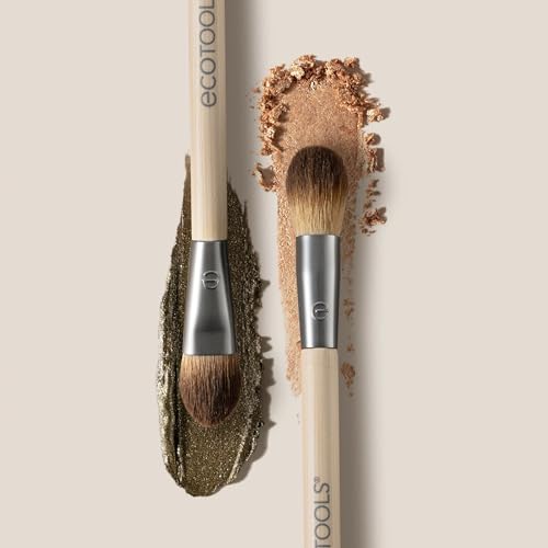 Real Techniques Skin Tint Base Brush, Liquid Foundation Makeup Brush for Skin Tint & Tinted Moisturizer, Streak-Free Blending, UltraPlush Bristles, Cruelty-Free, 1 Count