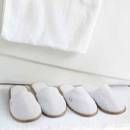 BERGMAN KELLY Spa Slippers, Closed Toe (Medium & Large, 12 Pairs, White + Cocoa Trim), Disposable Indoor Hotel Slippers for Men and Women, Fluffy Coral Fleece, Deluxe Padded Sole for Extra Comfort