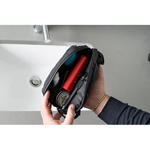 WANDRD Toiletry Bag, Medium - Makeup Organizer and Travel Bag for Travel Essentials