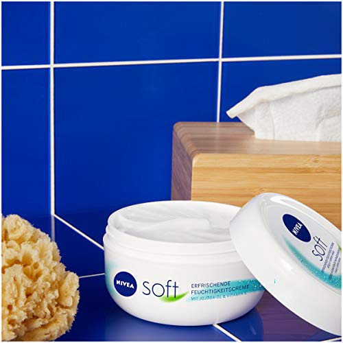 NIVEA Soft erfrischende Feuchtigkeitscreme (200 ml), pflegende Soft Creme mit Vitamin E und Jojoba-?l, schnell einziehende Hautcreme