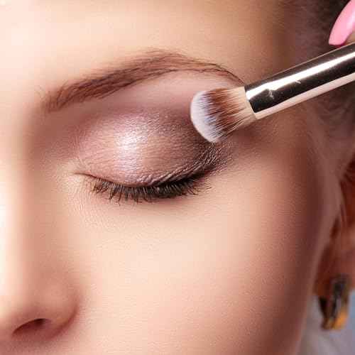 KISS NEW YORK Professional Dual Ended Eyeshadow Brush, Angled & Large Brush for Precise Shaping, Smudging Eyeshadow Application, Blending & Set Target Area