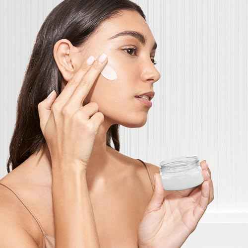 Cosywell Travel Cream Jars for Toiletries TSA Approved 0.7oz 4 Pack Refillable Cosmetic Containers Leak-proof Plastic Travel Size Containers with Lid for Lotion Makeup Cosmetics ( Clear)