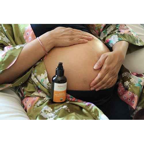 Second Trimester Set ? All Natural Skincare Pregancy Gift Box ? Anti-stretch mark Belly Oil, Moisturizing Body Oil, Face Polish, Face Moisturizer - Mambino Organics