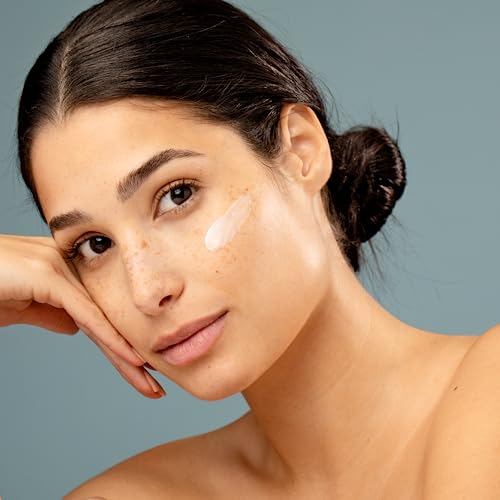 Santo Remedio, Piel Eterna, Moisturizing Face Cream, Hydrates Skin, Daily Moisturizer, Day and Night Cream, Contains Hyaluronic Acid, Vitamin E, Niacinamide, For All Skin Types, 1.7 Fl. Oz. / 50 ml